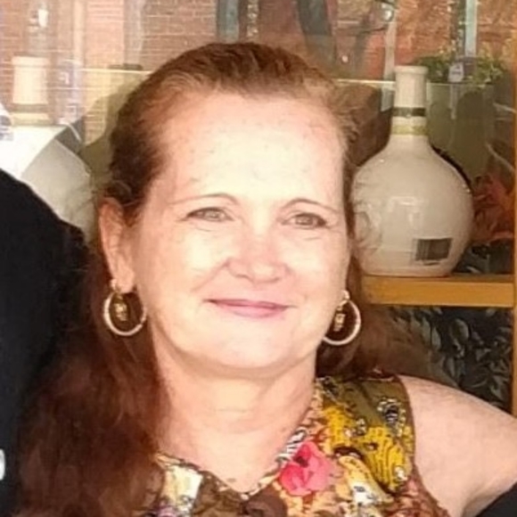 Meet your Posher, Kelly - Picture 3 of 4